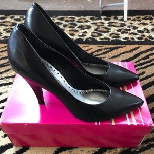 BCBG Girls Women heels sz 10